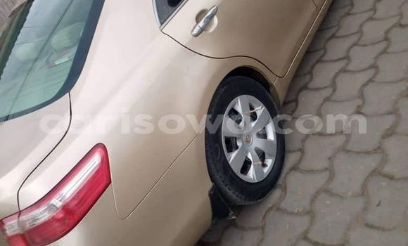 Sayi Na hannu Toyota Camry Brown Mota in Cotonou a Benin Sayi Na hannu Toyota Camry Brown Mota in Cotonou a Benin