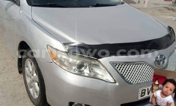 Sayi Na hannu Toyota Camry Azurfa Mota in Cotonou a Benin Sayi Na hannu Toyota Camry Azurfa Mota in Cotonou a Benin