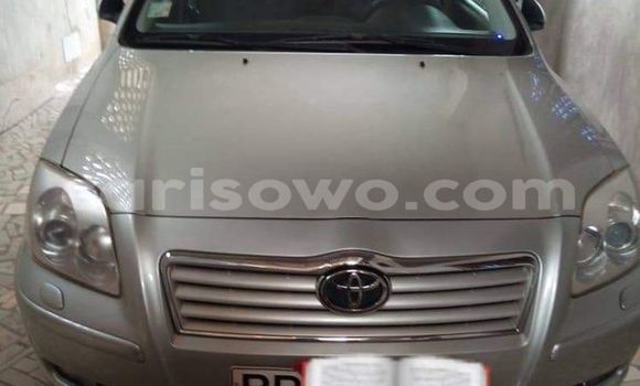 Sayi Na hannu Toyota Avensis Azurfa Mota in Cotonou a Benin Sayi Na hannu Toyota Avensis Azurfa Mota in Cotonou a Benin