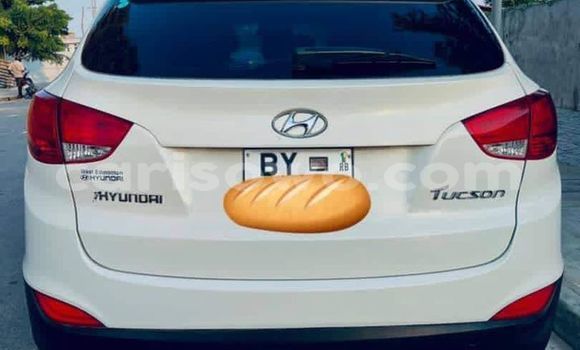 Sayi Na hannu Hyundai Tucson White Mota in Cotonou a Benin Sayi Na hannu Hyundai Tucson White Mota in Cotonou a Benin
