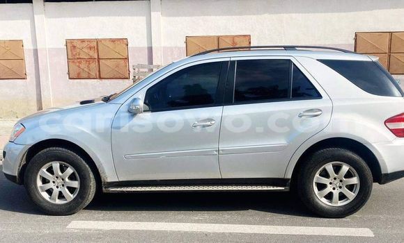 Acheter Occasion Voiture Mercedes-Benz ML–Class Gris à Cotonou, Benin