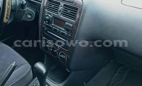 Sayi Na hannu Toyota Avensis Azurfa Mota in Cotonou a Benin Sayi Na hannu Toyota Avensis Azurfa Mota in Cotonou a Benin