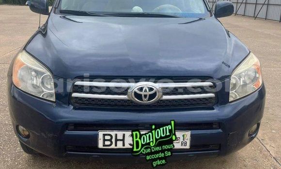 Ra Àlòkù Toyota RAV4 Blue Ọkọ̀ in Cotonou ni Benin Ra Àlòkù Toyota RAV4 Blue Ọkọ̀ in Cotonou ni Benin