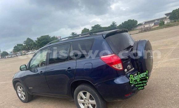 Ra Àlòkù Toyota RAV4 Blue Ọkọ̀ in Cotonou ni Benin Ra Àlòkù Toyota RAV4 Blue Ọkọ̀ in Cotonou ni Benin