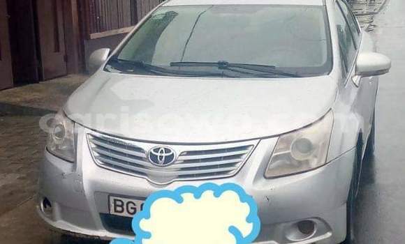 Sayi Na hannu Toyota Avensis Azurfa Mota in Cotonou a Benin Sayi Na hannu Toyota Avensis Azurfa Mota in Cotonou a Benin