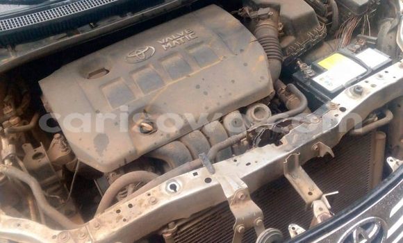 Sayi Na hannu Toyota Avensis Azurfa Mota in Cotonou a Benin Sayi Na hannu Toyota Avensis Azurfa Mota in Cotonou a Benin