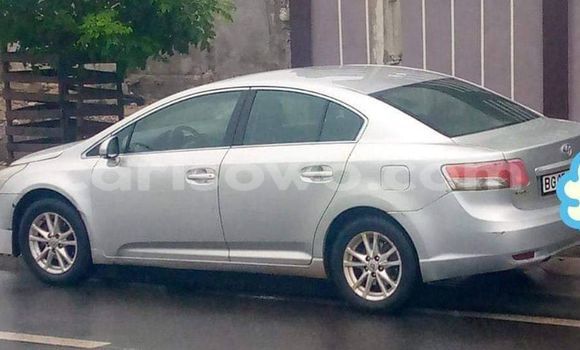 Sayi Na hannu Toyota Avensis Azurfa Mota in Cotonou a Benin Sayi Na hannu Toyota Avensis Azurfa Mota in Cotonou a Benin