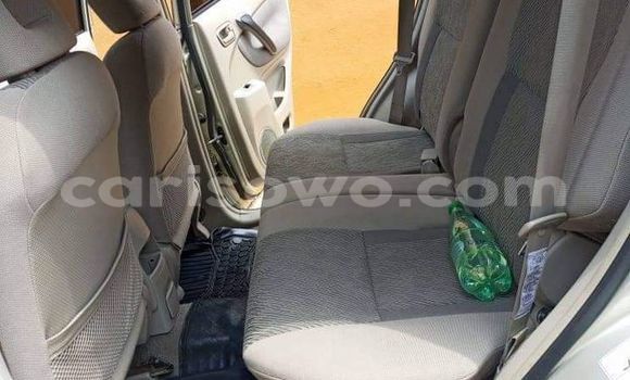 Sayi Na hannu Toyota RAV4 M Mota in Cotonou a Benin Sayi Na hannu Toyota RAV4 M Mota in Cotonou a Benin