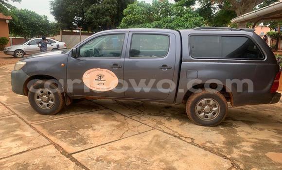 Sayi Na hannu Toyota Hilux Brown Mota in Porto Novo a Benin Sayi Na hannu Toyota Hilux Brown Mota in Porto Novo a Benin