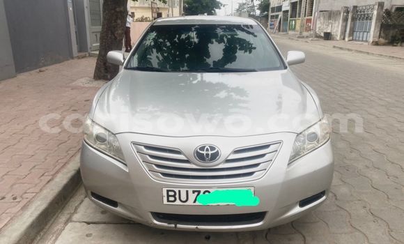 Ra Àlòkù Toyota Camry Silver Ọkọ̀ in Cotonou ni Benin