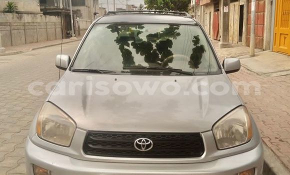 Sayi Na hannu Toyota RAV4 Azurfa Mota in Cotonou a Benin Sayi Na hannu Toyota RAV4 Azurfa Mota in Cotonou a Benin