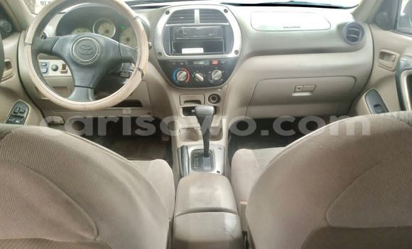 Sayi Na hannu Toyota RAV4 Azurfa Mota in Cotonou a Benin Sayi Na hannu Toyota RAV4 Azurfa Mota in Cotonou a Benin