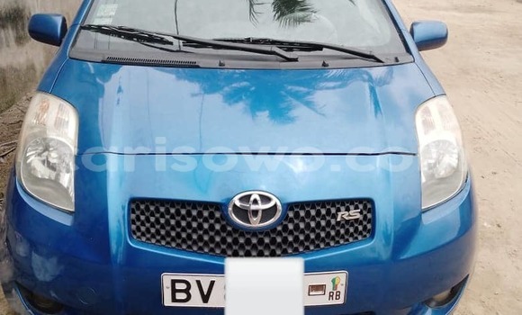Sayi Na hannu Toyota Yaris Blue Mota in Cotonou a Benin Sayi Na hannu Toyota Yaris Blue Mota in Cotonou a Benin