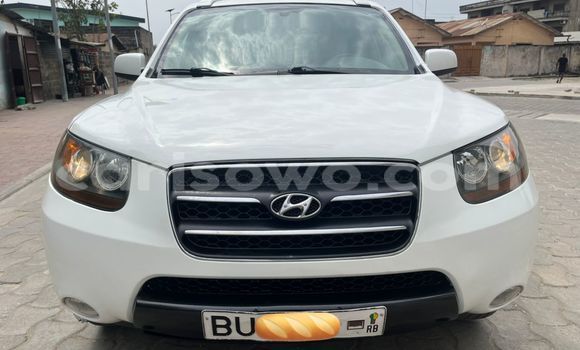 Ra Àlòkù Hyundai Santa Fe funfun Ọkọ̀ in Cotonou ni Benin