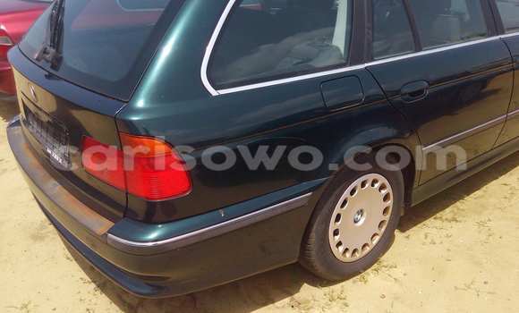 Ra Àlòkù BMW 3–Series Alawọ ewe Ọkọ̀ in Porto Novo ni Benin Ra Àlòkù BMW 3–Series Alawọ ewe Ọkọ̀ in Porto Novo ni Benin