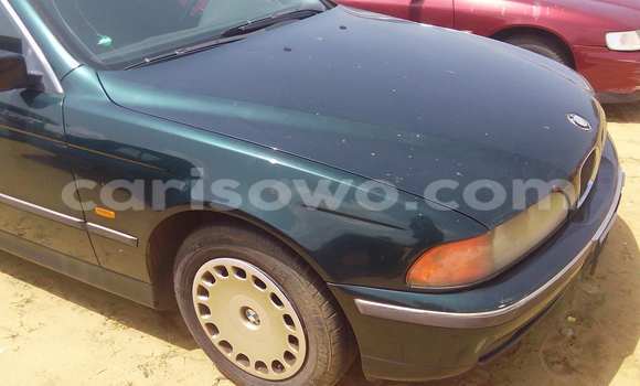 Ra Àlòkù BMW 3–Series Alawọ ewe Ọkọ̀ in Porto Novo ni Benin Ra Àlòkù BMW 3–Series Alawọ ewe Ọkọ̀ in Porto Novo ni Benin