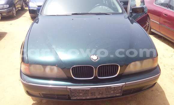 Ra Àlòkù BMW 3–Series Alawọ ewe Ọkọ̀ in Porto Novo ni Benin Ra Àlòkù BMW 3–Series Alawọ ewe Ọkọ̀ in Porto Novo ni Benin