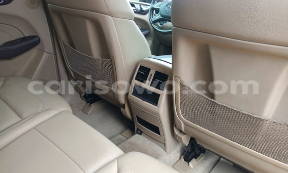 Acheter Occasion Voiture Mercedes-Benz ML–Class Blanc à Cotonou, Benin Acheter Occasion Voiture Mercedes-Benz ML–Class Blanc à Cotonou, Benin