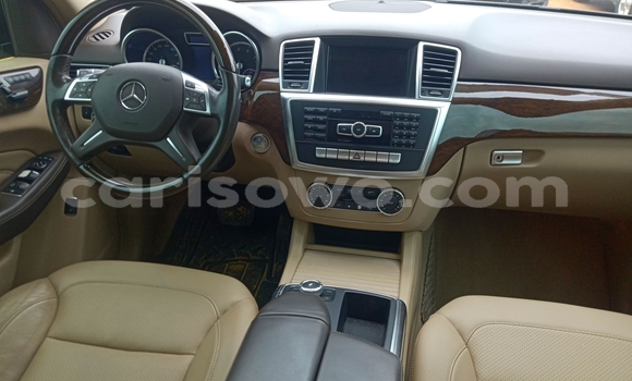 Acheter Occasion Voiture Mercedes-Benz ML–Class Blanc à Cotonou, Benin Acheter Occasion Voiture Mercedes-Benz ML–Class Blanc à Cotonou, Benin