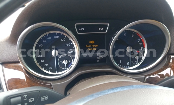 Acheter Occasion Voiture Mercedes-Benz ML–Class Blanc à Cotonou, Benin Acheter Occasion Voiture Mercedes-Benz ML–Class Blanc à Cotonou, Benin