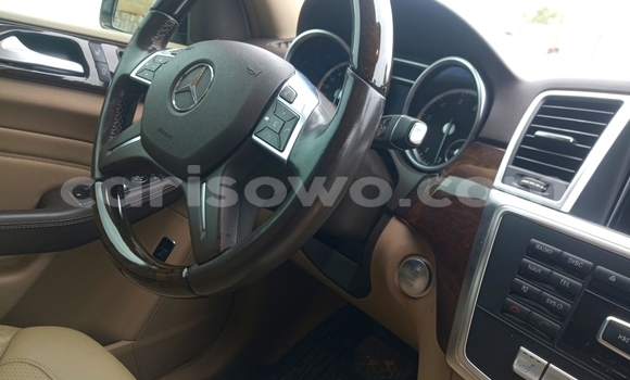 Acheter Occasion Voiture Mercedes-Benz ML–Class Blanc à Cotonou, Benin Acheter Occasion Voiture Mercedes-Benz ML–Class Blanc à Cotonou, Benin