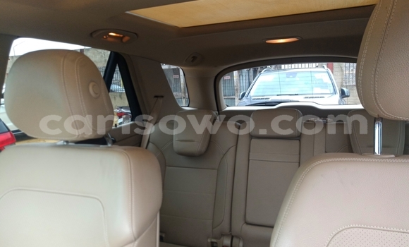 Acheter Occasion Voiture Mercedes-Benz ML–Class Blanc à Cotonou, Benin Acheter Occasion Voiture Mercedes-Benz ML–Class Blanc à Cotonou, Benin