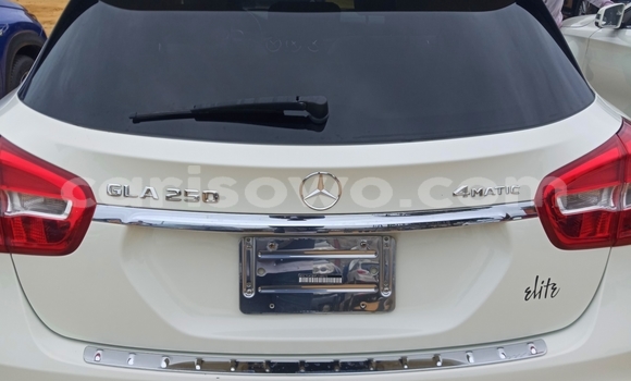 Acheter Occasion Voiture Mercedes-Benz CLA-klasse Blanc à Cotonou, Benin Acheter Occasion Voiture Mercedes-Benz CLA-klasse Blanc à Cotonou, Benin