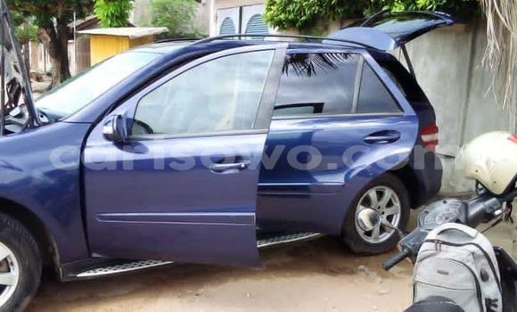 Sayi Na hannu Mercedes-Benz ML–Class Blue Mota in Cotonou a Benin