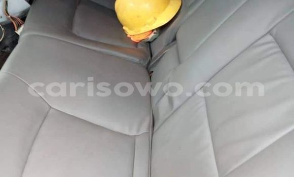 Acheter Occasion Voiture Hyundai Santa Fe Gris à Cotonou, Benin Acheter Occasion Voiture Hyundai Santa Fe Gris à Cotonou, Benin