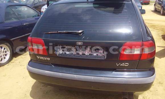 Ra Àlòkù Volvo V40 Black Ọkọ̀ in Savalou ni Benin Ra Àlòkù Volvo V40 Black Ọkọ̀ in Savalou ni Benin