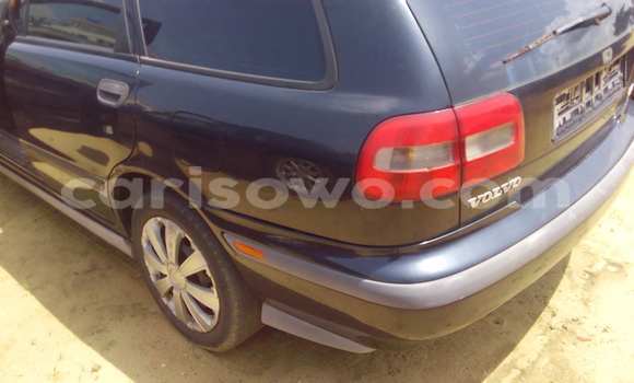 Ra Àlòkù Volvo V40 Black Ọkọ̀ in Savalou ni Benin Ra Àlòkù Volvo V40 Black Ọkọ̀ in Savalou ni Benin