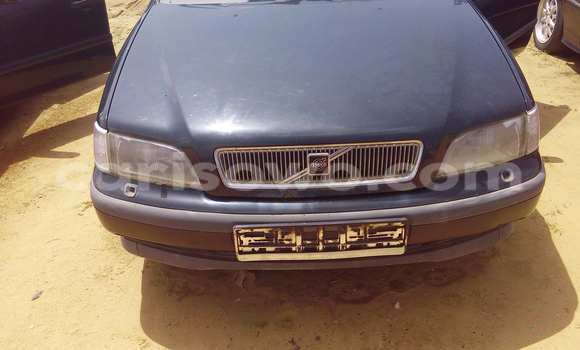 Ra Àlòkù Volvo V40 Black Ọkọ̀ in Savalou ni Benin Ra Àlòkù Volvo V40 Black Ọkọ̀ in Savalou ni Benin