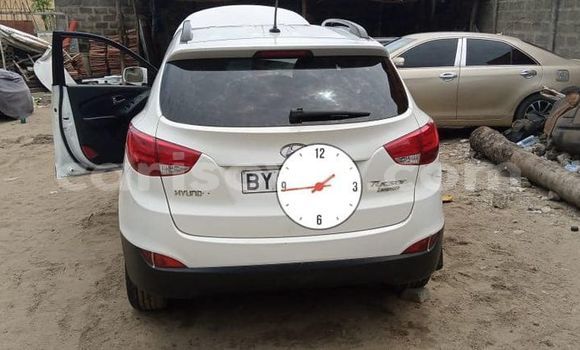 Buy Used Hyundai Tucson White Car in Cotonou in Benign Buy Used Hyundai Tucson White Car in Cotonou in Benign
