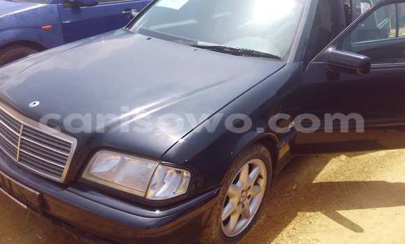 Ra Àlòkù Mercedes-Benz 190 Black Ọkọ̀ in Porto Novo ni Benin Ra Àlòkù Mercedes-Benz 190 Black Ọkọ̀ in Porto Novo ni Benin