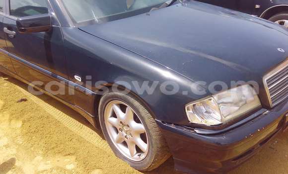 Ra Àlòkù Mercedes-Benz 190 Black Ọkọ̀ in Porto Novo ni Benin Ra Àlòkù Mercedes-Benz 190 Black Ọkọ̀ in Porto Novo ni Benin