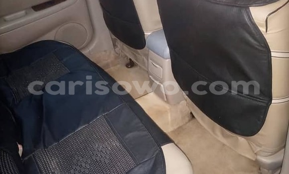 Ra Àlòkù Lexus ES Blue Ọkọ̀ in Cotonou ni Benin Ra Àlòkù Lexus ES Blue Ọkọ̀ in Cotonou ni Benin