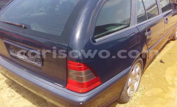 Ra Àlòkù Mercedes-Benz 190 Black Ọkọ̀ in Porto Novo ni Benin Ra Àlòkù Mercedes-Benz 190 Black Ọkọ̀ in Porto Novo ni Benin