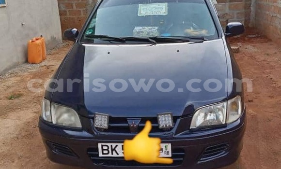 Sayi Na hannu Mitsubishi Space Wagon Blue Mota in Cotonou a Benin