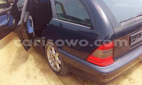 Ra Àlòkù Mercedes-Benz 190 Black Ọkọ̀ in Porto Novo ni Benin Ra Àlòkù Mercedes-Benz 190 Black Ọkọ̀ in Porto Novo ni Benin