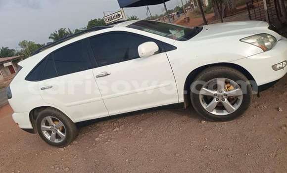 Ra Àlòkù Lexus RX 330 funfun Ọkọ̀ in Cotonou ni Benin