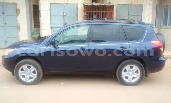 Acheter Occasion Voiture Toyota RAV4 Bleu à Cotonou, Benin Acheter Occasion Voiture Toyota RAV4 Bleu à Cotonou, Benin