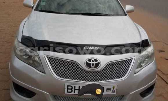 Sayi Na hannu Toyota Camry Azurfa Mota in Cotonou a Benin