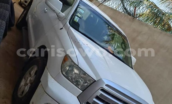 Ra Àlòkù Toyota Tundra funfun Ọkọ̀ in Abomey Calavi ni Benin Ra Àlòkù Toyota Tundra funfun Ọkọ̀ in Abomey Calavi ni Benin
