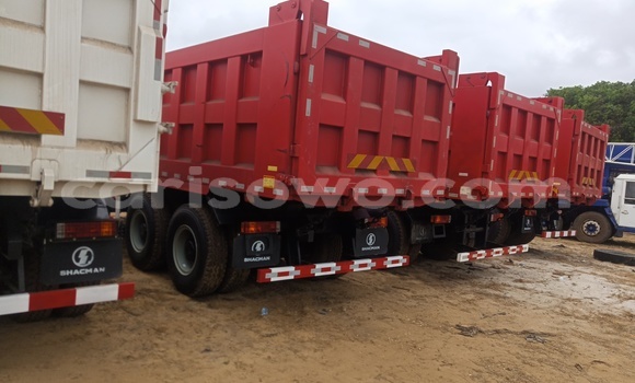 Acheter Neuf Utilitaire Volvo F4 Rouge à Cotonou, Benin Acheter Neuf Utilitaire Volvo F4 Rouge à Cotonou, Benin