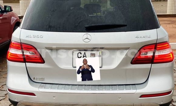 Ra Àlòkù Mercedes-Benz ML–Class Silver Ọkọ̀ in Cotonou ni Benin