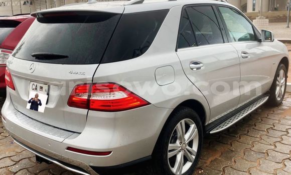 Acheter Occasion Voiture Mercedes-Benz ML–Class Gris à Cotonou, Benin Acheter Occasion Voiture Mercedes-Benz ML–Class Gris à Cotonou, Benin