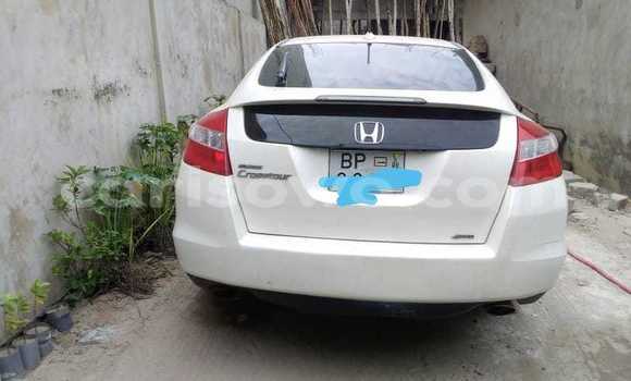 Ra Àlòkù Honda Crosstour funfun Ọkọ̀ in Cotonou ni Benin