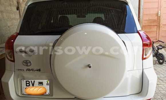 Acheter Occasion Voiture Toyota RAV4 Blanc à Cotonou, Benin