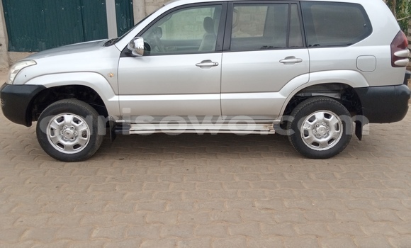 Acheter Occasion Voiture Toyota Land Cruiser Prado Gris à Abomey Calavi, Benin