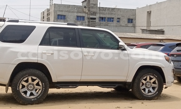Acheter Import Voiture Toyota 4Runner Blanc à Cotonou, Benin